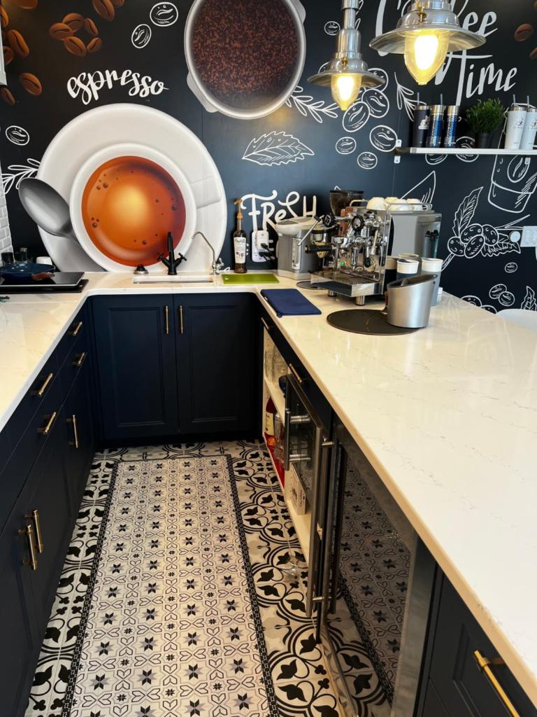 Stunning Italian Cafe Themed Studio Apartment Backing on a Canal photo 3
