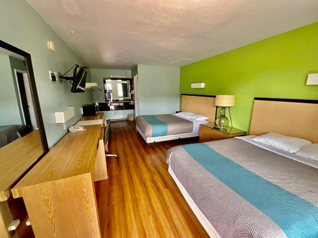 Country Yard Inn and Suites photo 3
