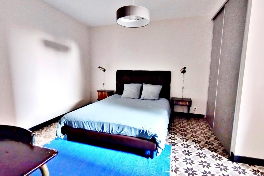 Appt 56m2 à 4mn du Palais Jacques Coeur. photo 1