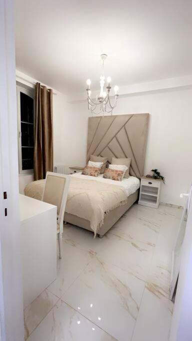 Golden House photo 4