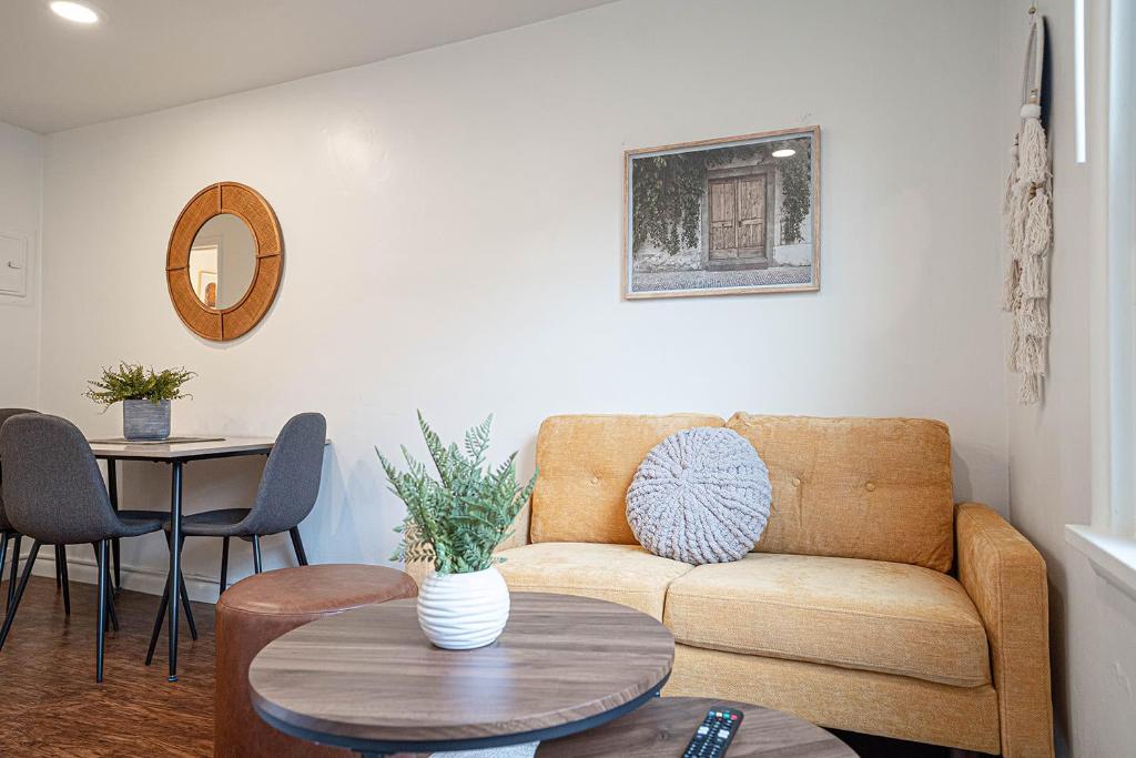 Seaside Serenity 1-BR Apt with peek-a-boo sound views photo 2