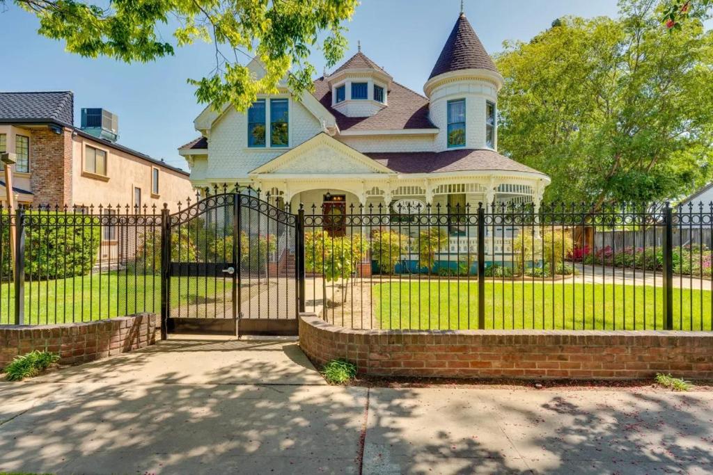Lodi Hill House image