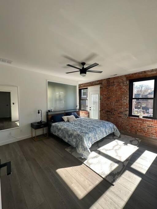 HOME AWAY from Home & Your Charming Retreat in STL photo 3