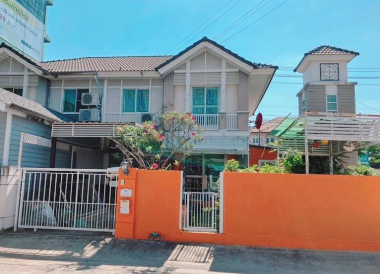 Modern home photo 1