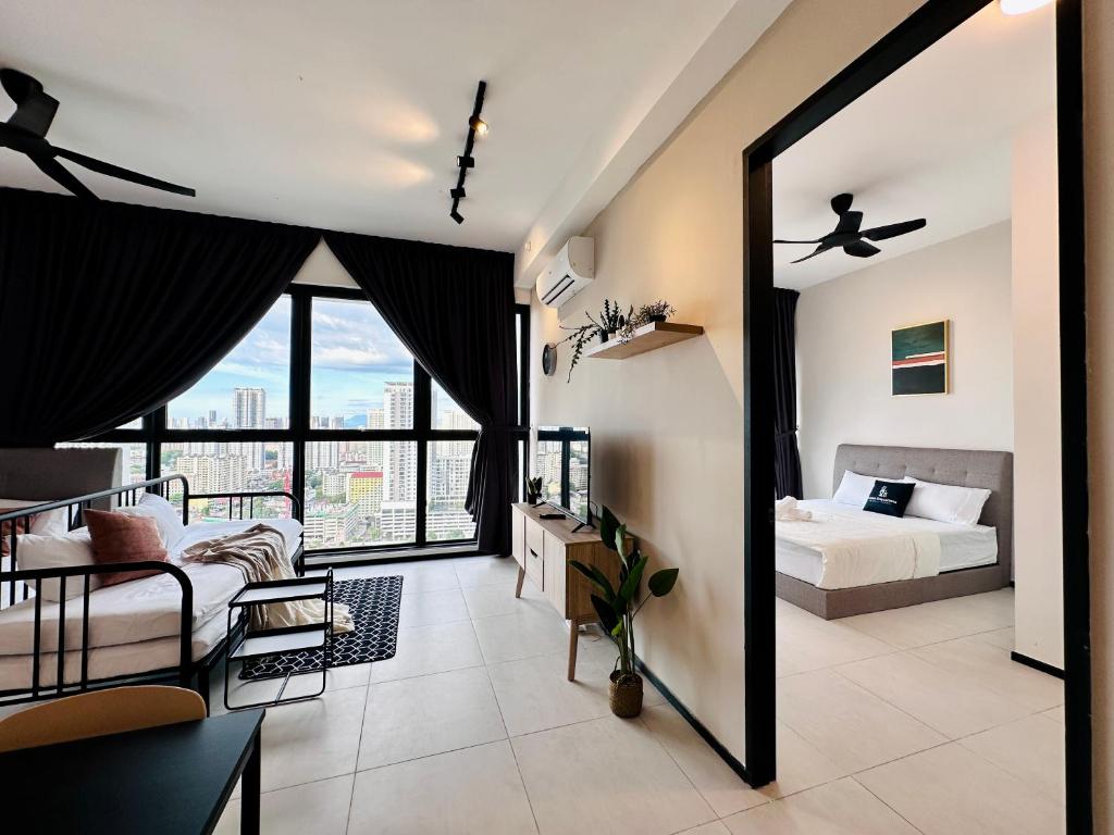 New 2BR or 3BR Cozy Urban Suite Homestay at Georgetown8-10pax by URBAN STAYCATIONS photo 2
