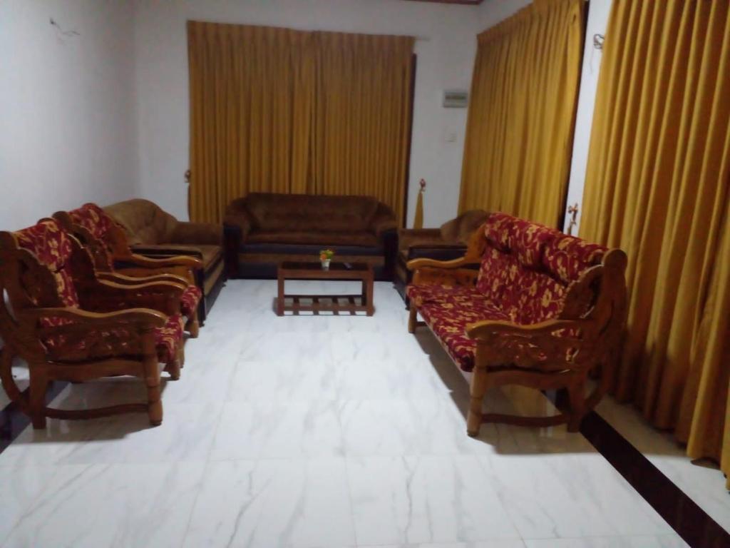 Lohithya Guest photo 3