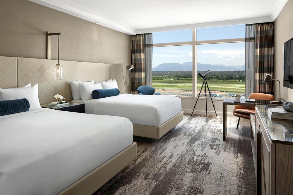 Fairmont Vancouver Airport In-Terminal Hotel photo 2