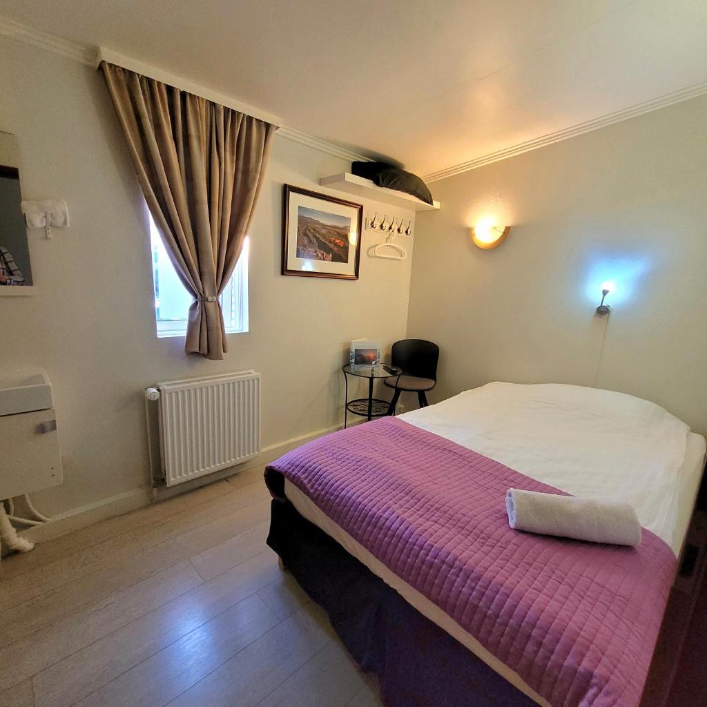 B&B Guesthouse - Bed and Breakfast Keflavik Centre photo 2