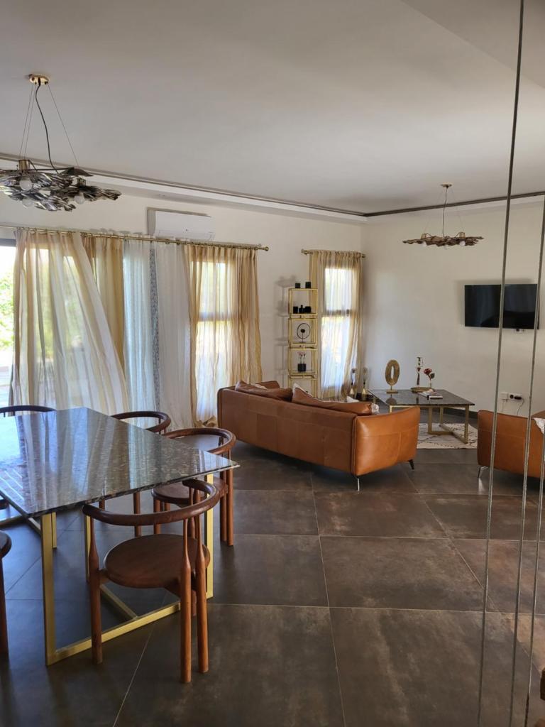 VILLA LUXUEUSE