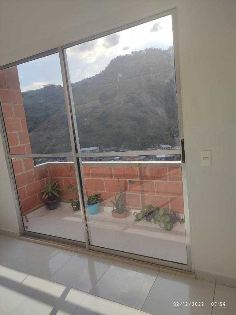 Habitación para mujer sin amoblar photo 3