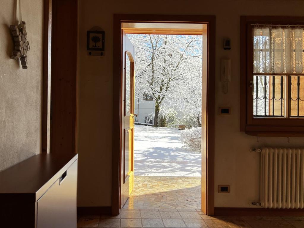 Lussuoso Chalet in centro a 4 min a piedi dalle piste da sci photo 1