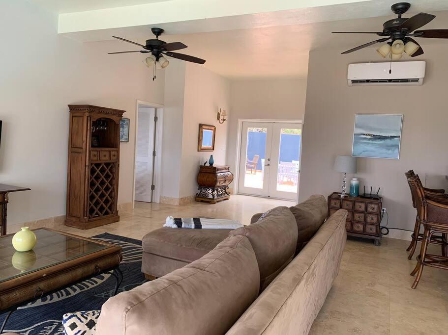 Breathtaking ocean views in Judiths Fancy photo 2