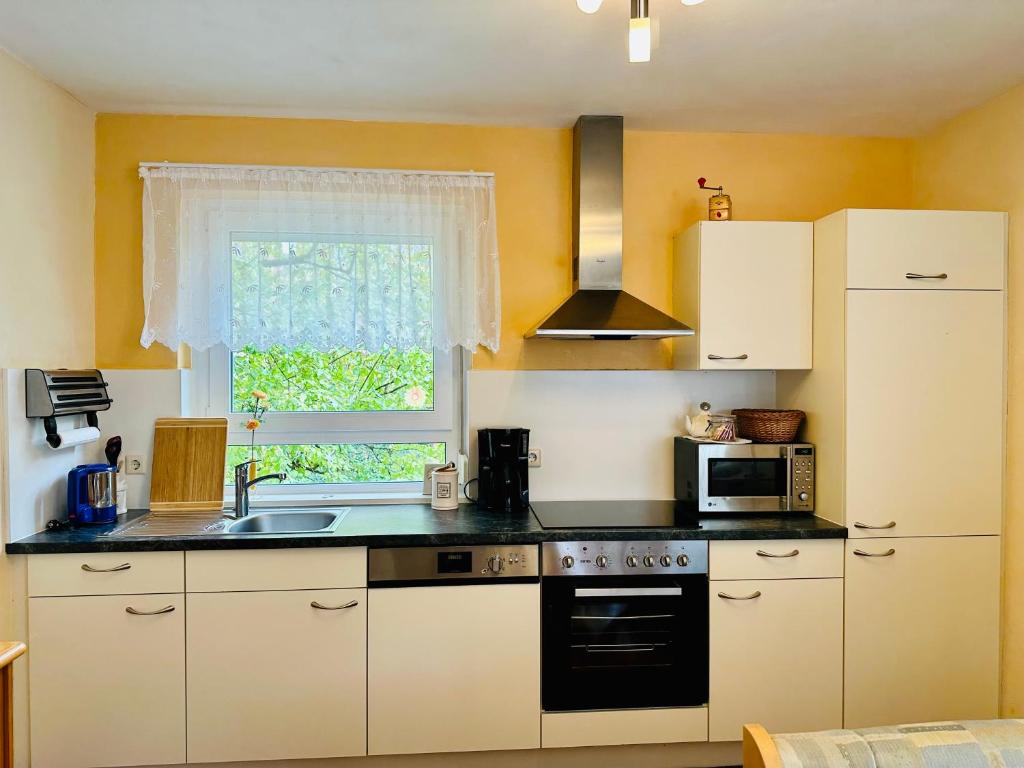 2,5-Zimmerwohnung mit Terrasse - KEINE Monteure photo 2