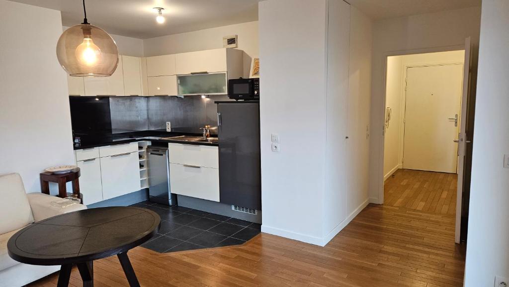 Chambre privée dans bel appartement. photo 1