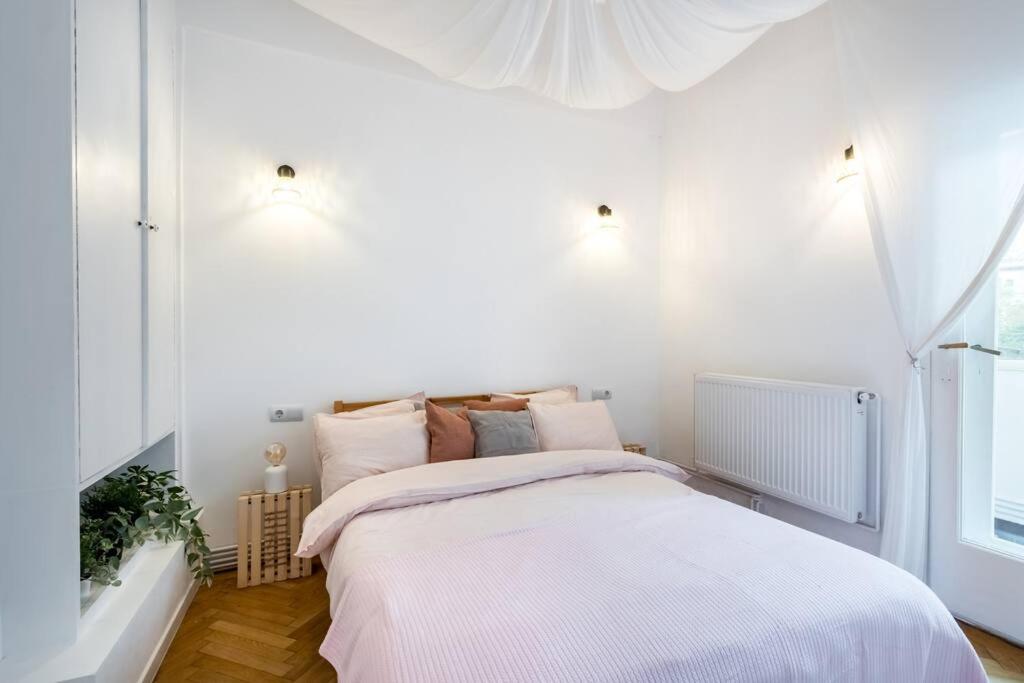 Downtown Cozy Apartment Old Town Room Type - One-Bedroom Apartment