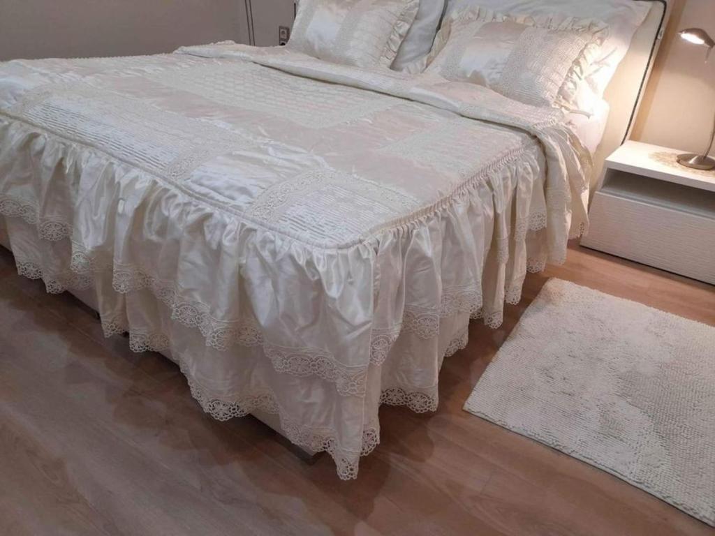 Modern, Quiet & Cozy Apartment in the middle of Downtown near Danube at Fashion street photo 4