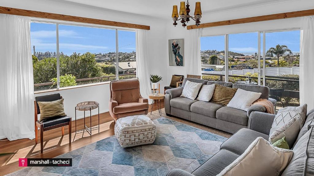 Bermagui Breeze Holiday House 3 bedroom, 18-20 Mumbulla St, Bermagui