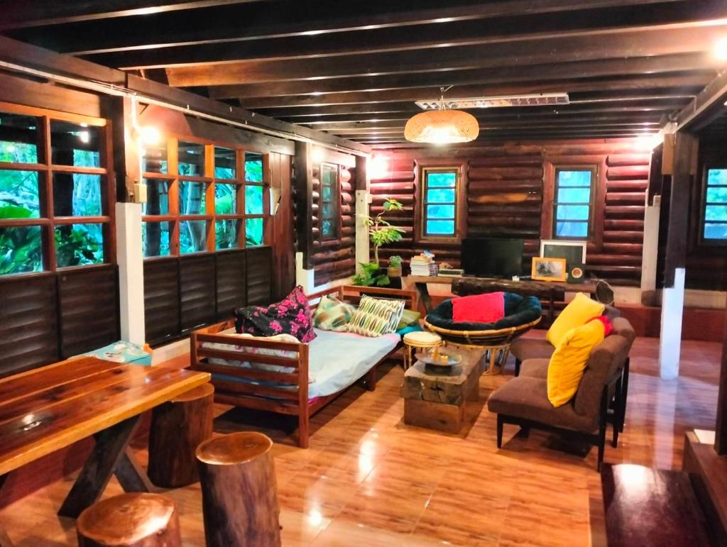 Baanmai Phaipa House photo 1