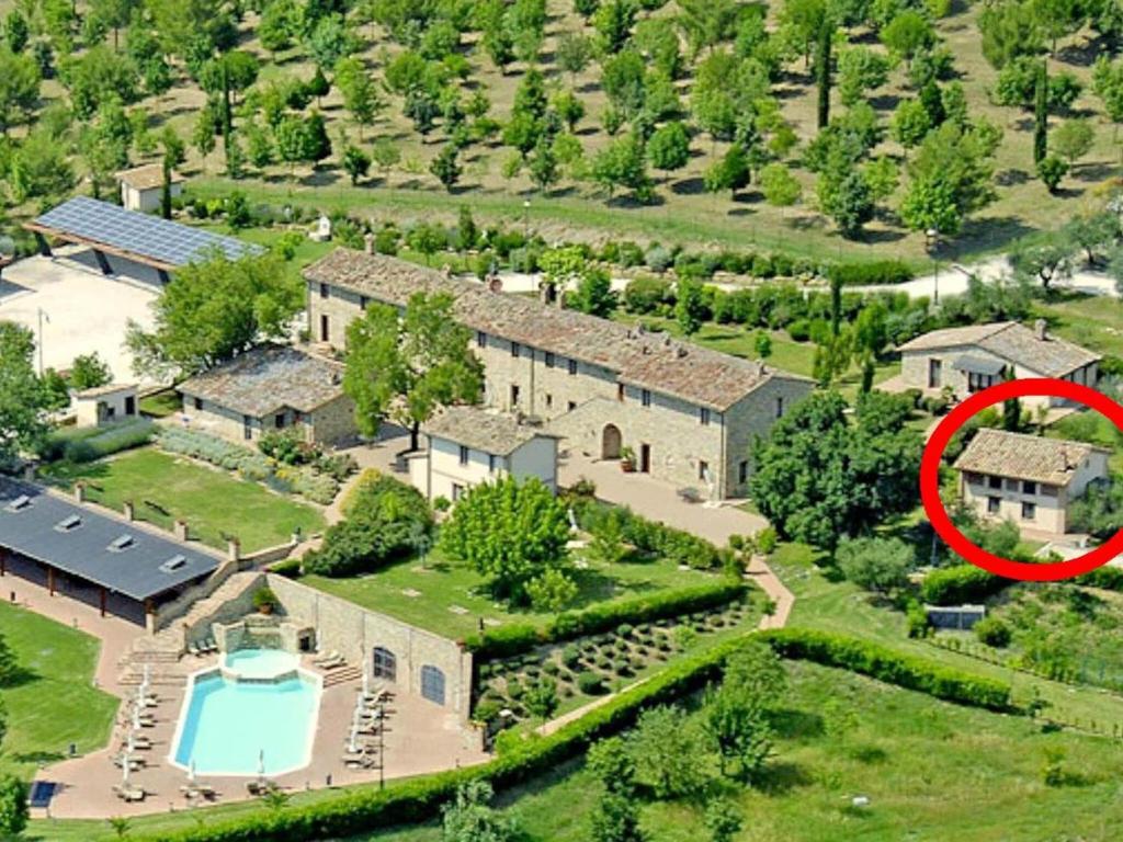 Pleasant detached house near Lake Trasimeno photo 1