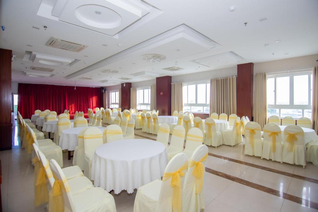 Quoc Cuong Center Hotel