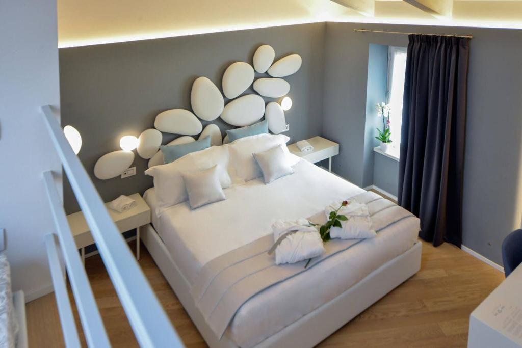 Eleìra Luxury Accomodations photo 2