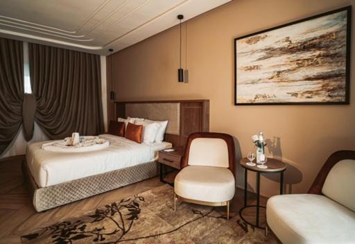 City Hotel by Waves photo 4