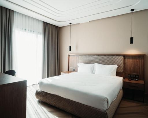 City Hotel by Waves photo 3