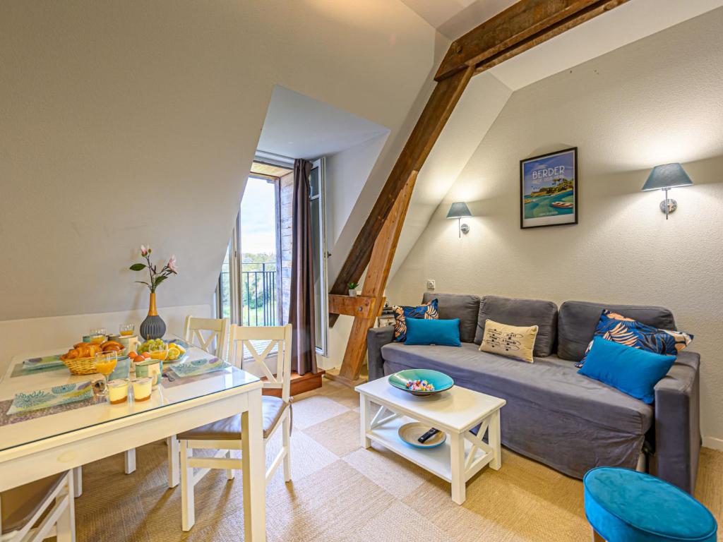 Apartment Le Château de Kergonano-10 by Interhome