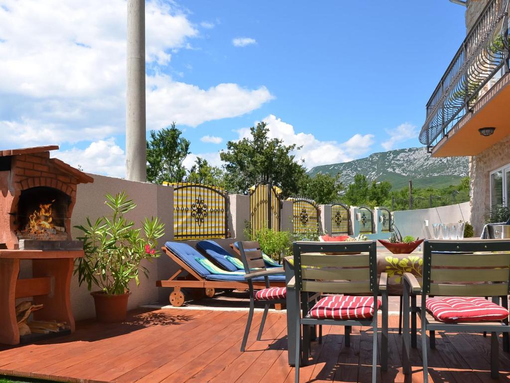 Holiday Home Esther by Interhome photo 1