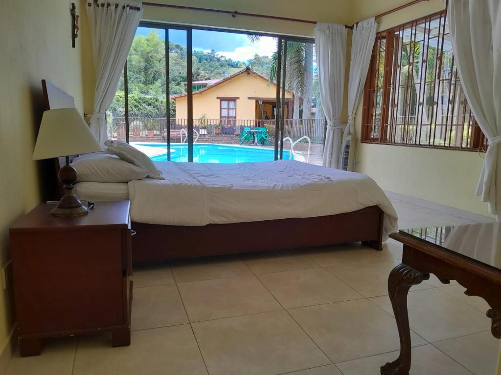 Casa Campo Piscina jacuzzi turco sauna El Encanto