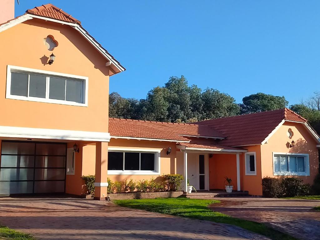 CASA BARRIO CERRADO EN LUJAN LA CONCEPCION photo 1