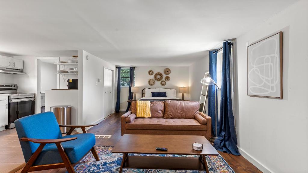 Cozy Guesthouse in East Memphis image