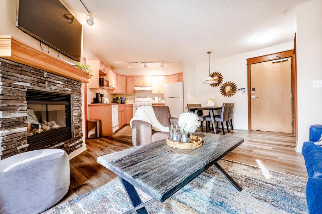 Canmore Mountain Views -3Beds-Ski Stay Deals - Tap to explore photos