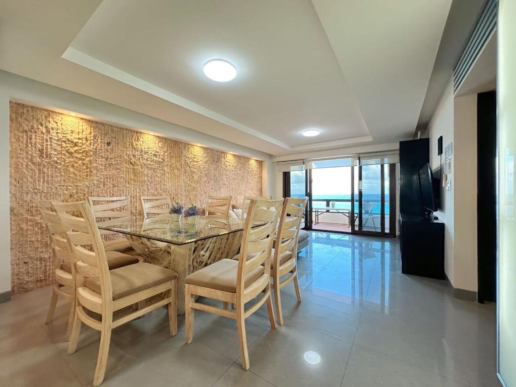 Amazing beachfront apartment photo 4