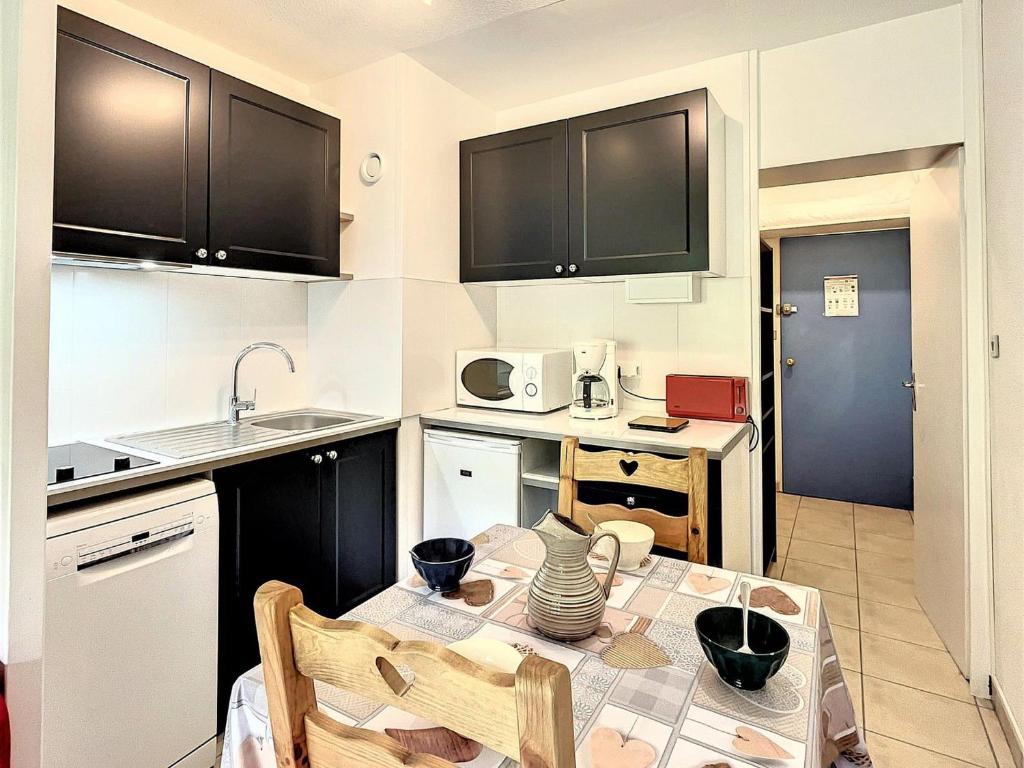 Studio Le Corbier, 1 pièce, 4 personnes - FR-1-267-218 photo 1