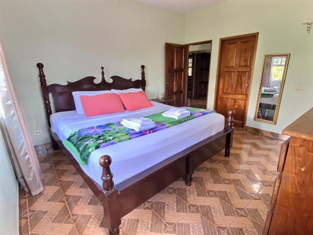 Mountain View Family Home In Town With King Suite photo 3
