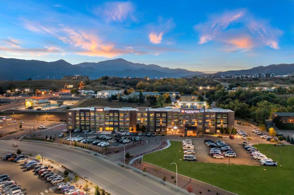 Best Western Plus Executive Residency Fillmore Inn image