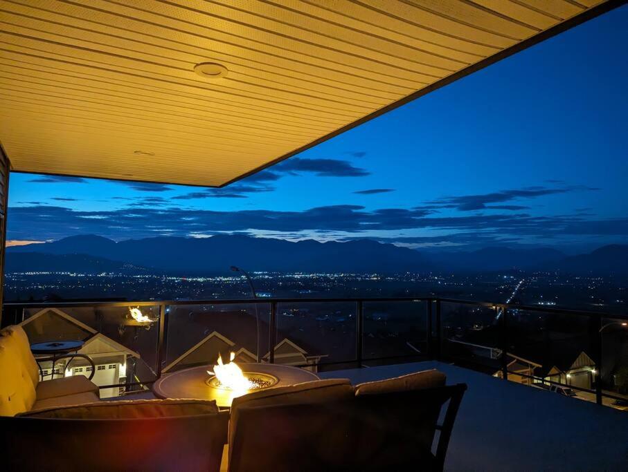 A Mountain Retreat with Views, Hot Tub & AC photo 1