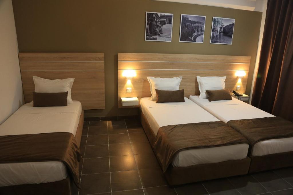 MONDIAL HOTEL photo 2