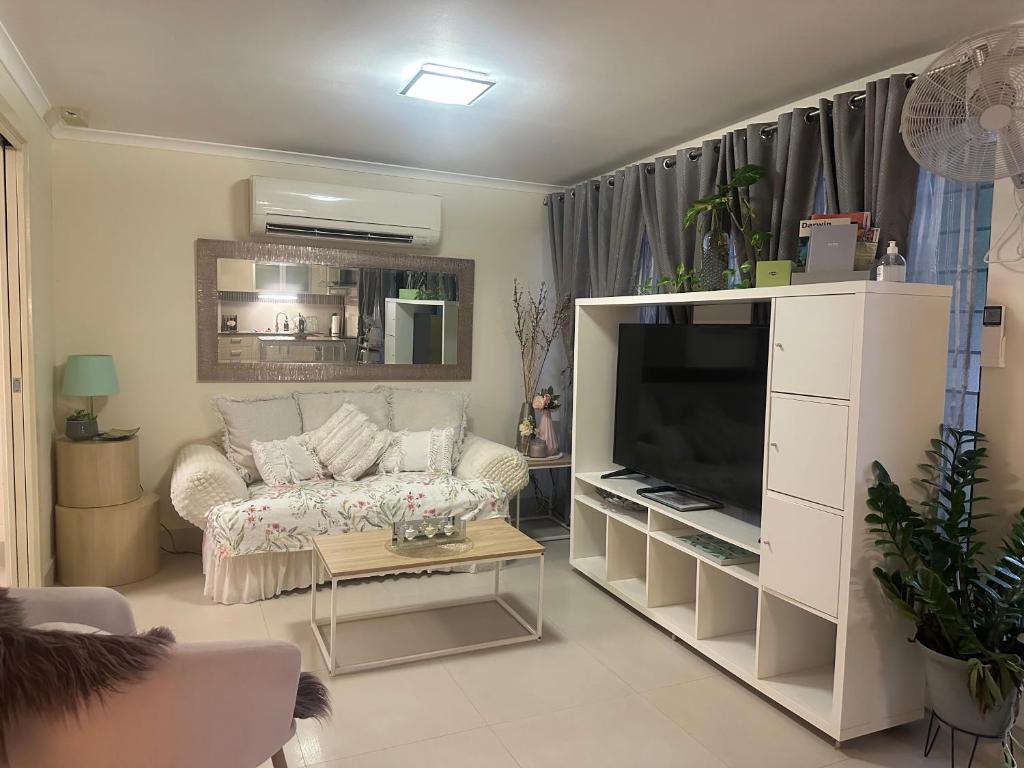 Boutique Granny Flat - Tap to explore photos
