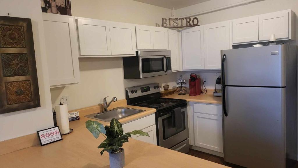 Heart of Detroit Gem! 2BR Apt photo 2