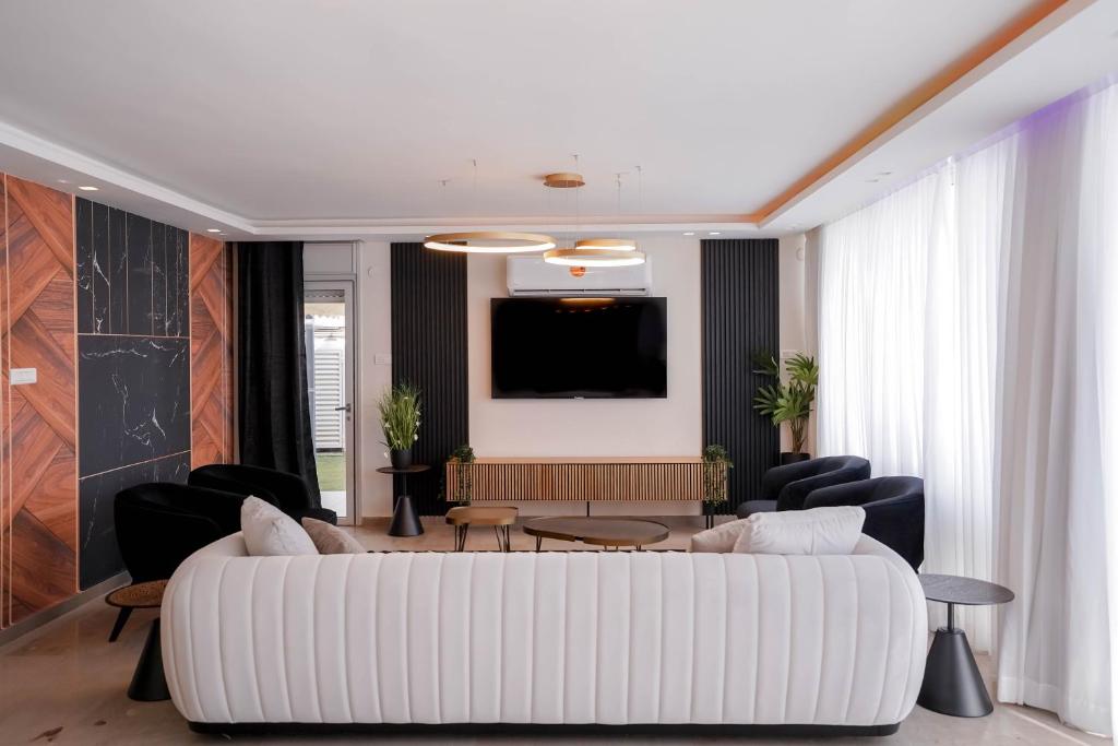 YalaRent Mountainside Luxury apartments with Private Pool photo 2