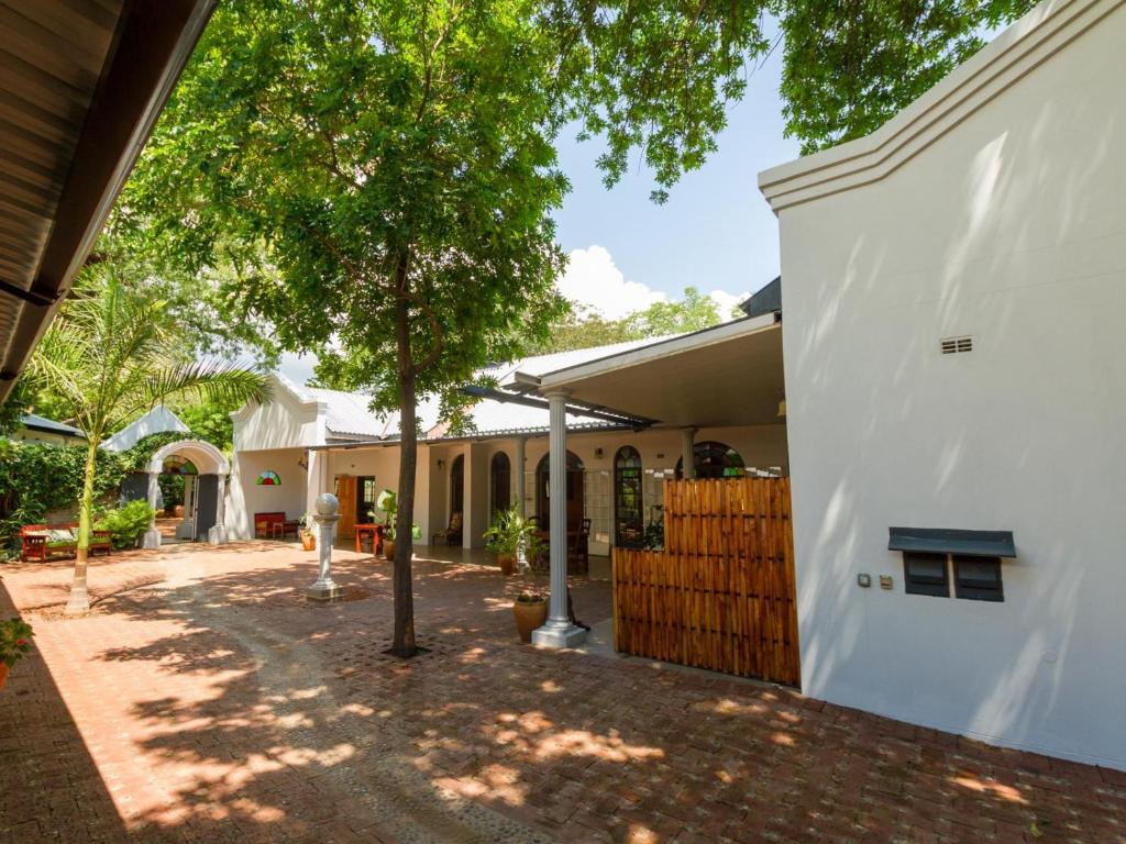The Courtney Lodge photo 3