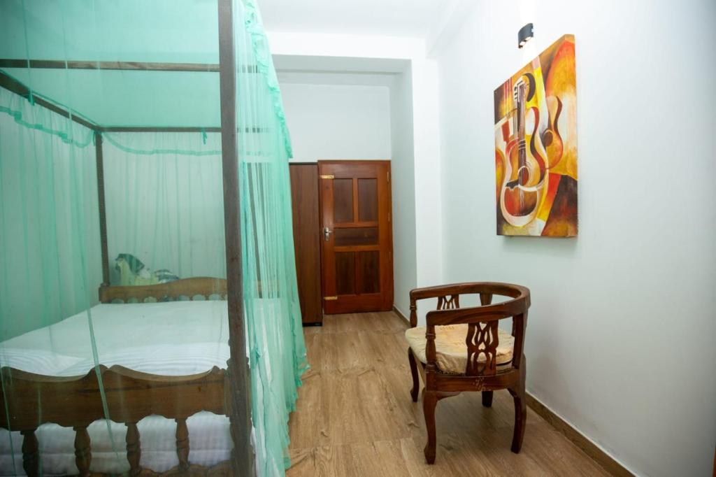 Manel Villa photo 1