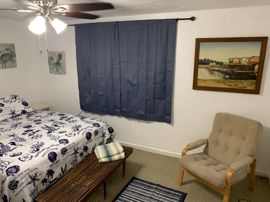 Beach Side Studio #2 apts photo 4