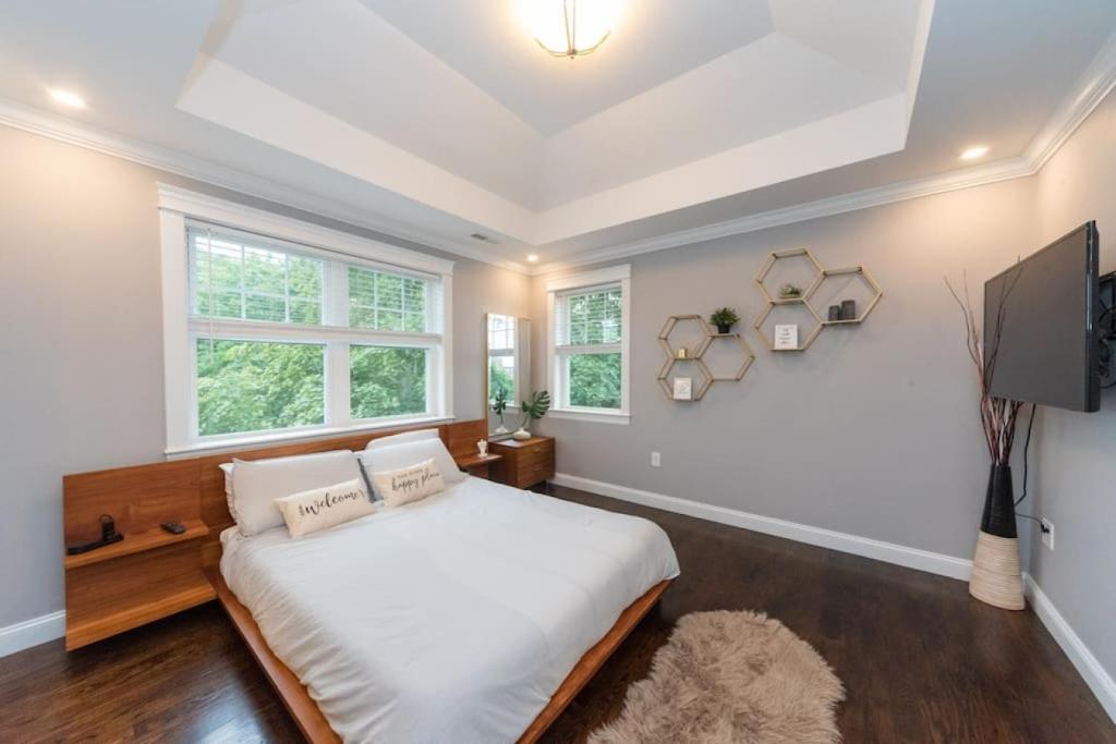 Ultra-Luxurious Home near Boston (Pet-Friendly) photo 3