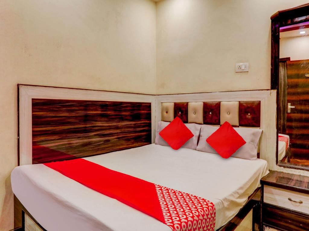 OYO Flagship Hotel Hansa photo 2