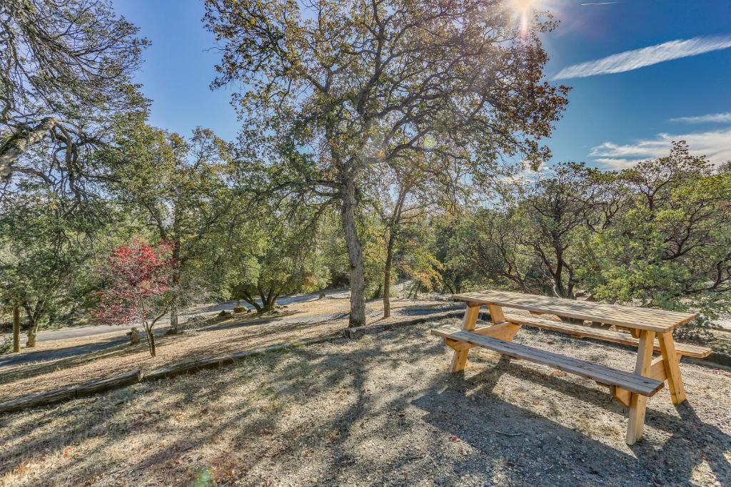 Cozy Studio with Well-Being Retreat Near Yosemite! photo 1