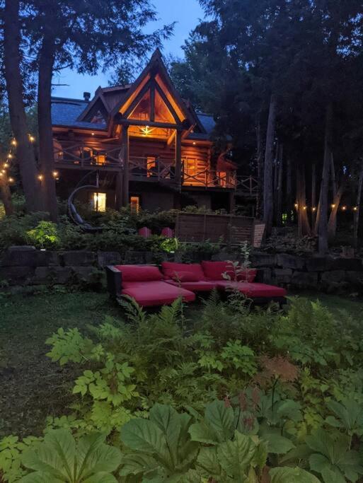 Waterfront 25 mins to Tremblant w/Hot Tub & Sauna photo 3