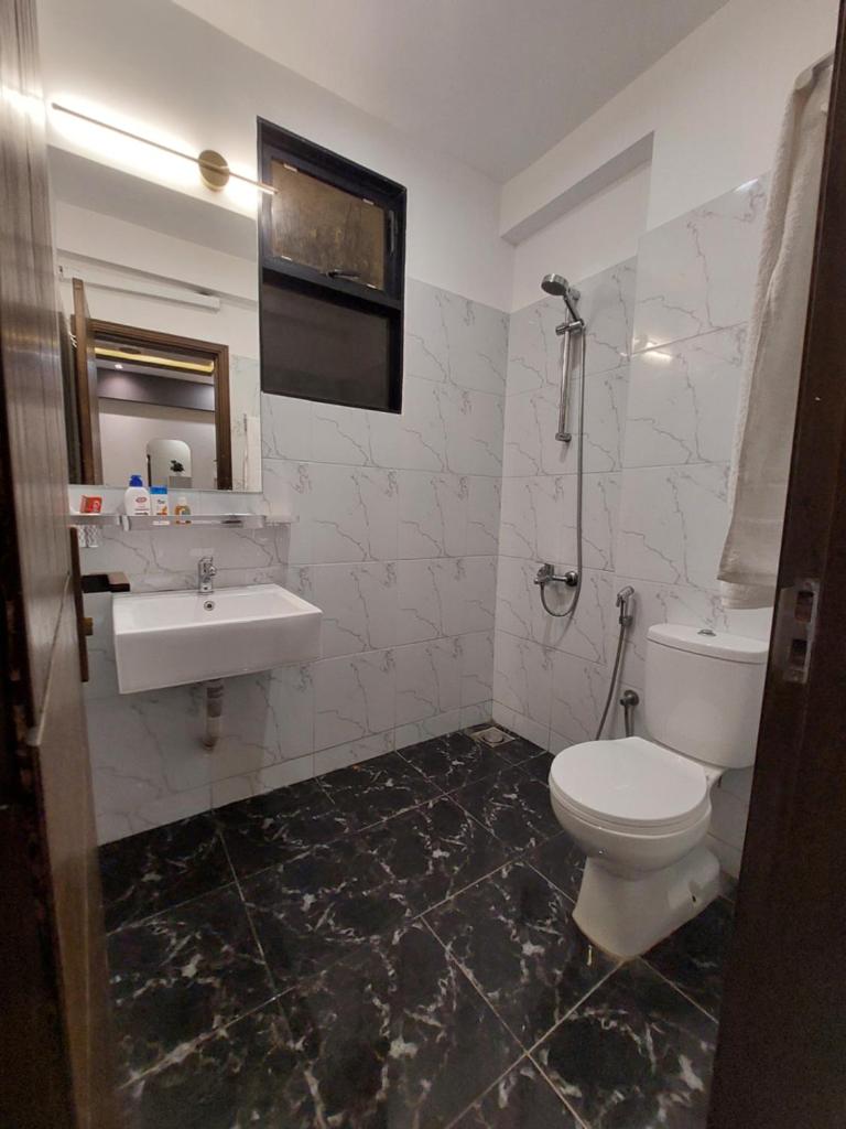 Traveller's Heaven 3BR APT DHA PHASE VI photo 1